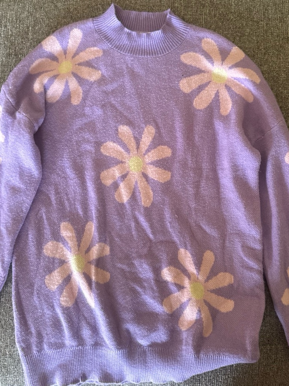 zeagoo Lilac Daisy Crewneck Sweater with Pastel Yellow Centers